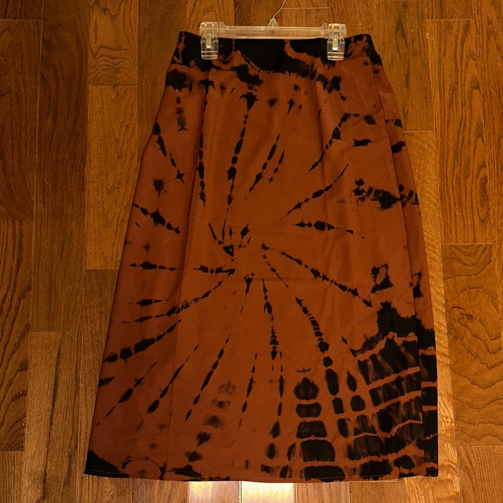 NWT Evereve Brown and Black Tie-Dye Midi Skirt Size S
